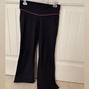 Aritzia TNA Flared Yoga Pants Leggings